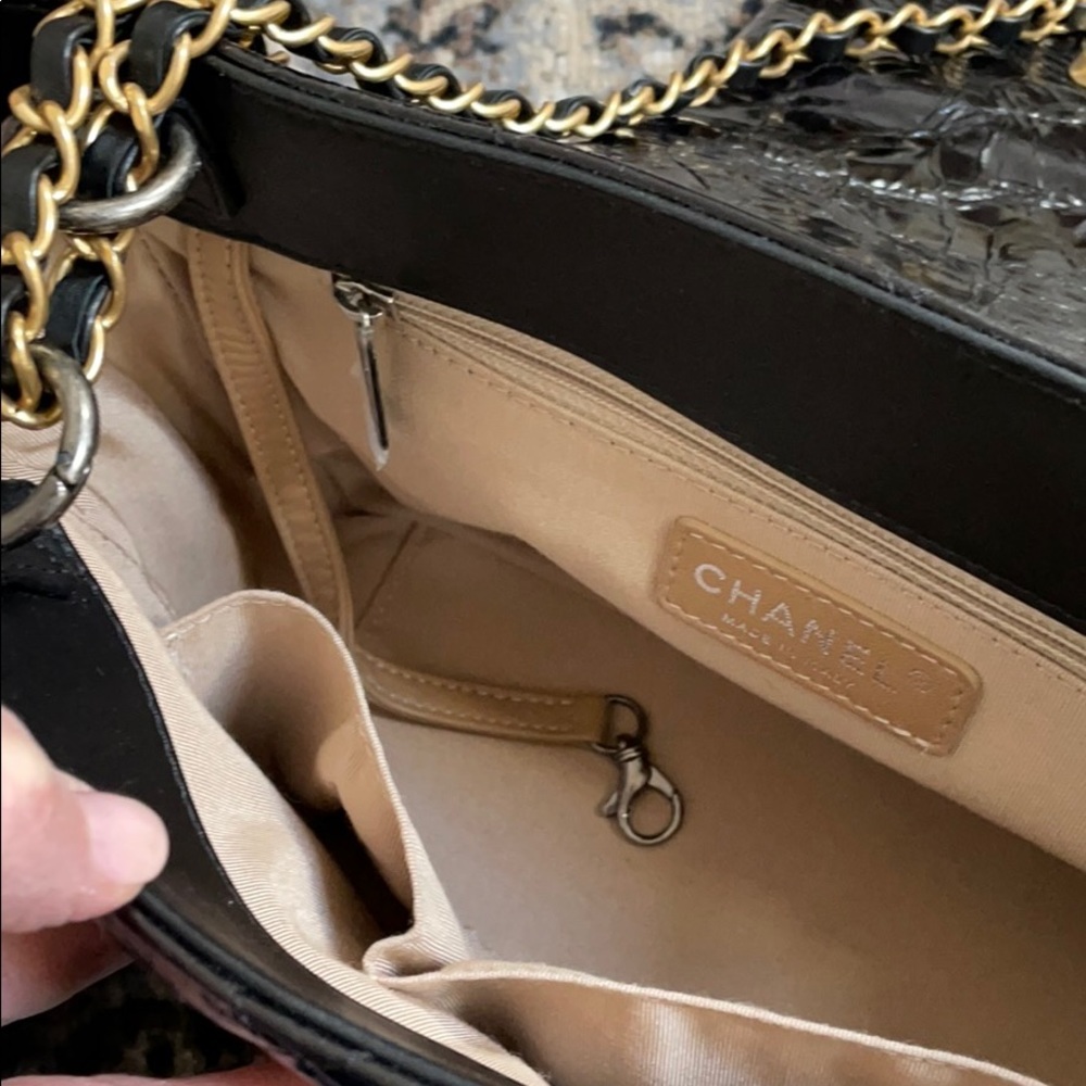 Chanel Black Shoulder Bag - Picture 11 of 13